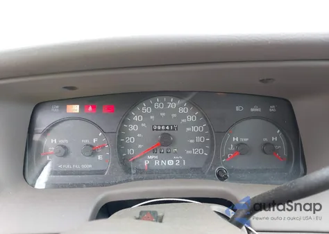 2004 Mercury Grand Marquis Gs z USA, uszkodzony, nr VIN 2MEFM74W94X627534